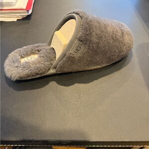 Brand New In Box UGG Charcoal Fluffette Slippers Size 9